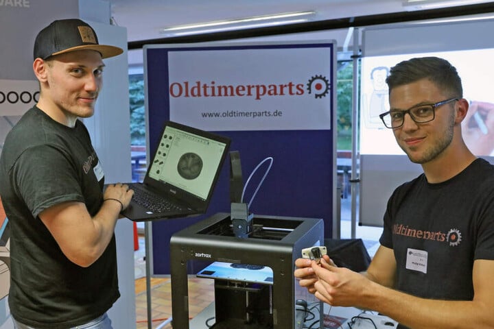 Eric Böhmer (l.) und Philip Kalaydjiev sind zwei der drei Köpfe hinter "Oldtimerparts".