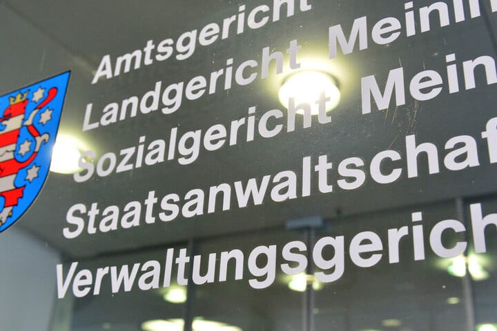 Vor dem Landgericht in Meiningen muss sich die Frau verantworten.
