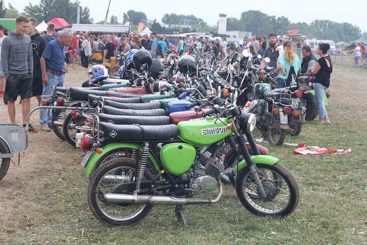 Deutschlands größtes Simsontreffen lockte tausende Moped-Fahrer und Fans der
Kultmarke nach Zwickau.