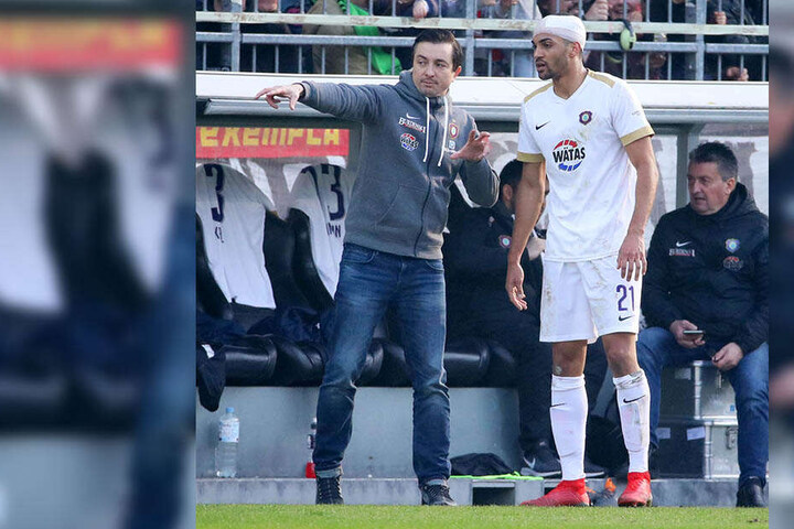 Trotz Turbans spielte Malcom Cacutalua (r.) gegen den FC St. Pauli durch. Allerdings handelte er sich sein 5. Gelbe Karte ein.