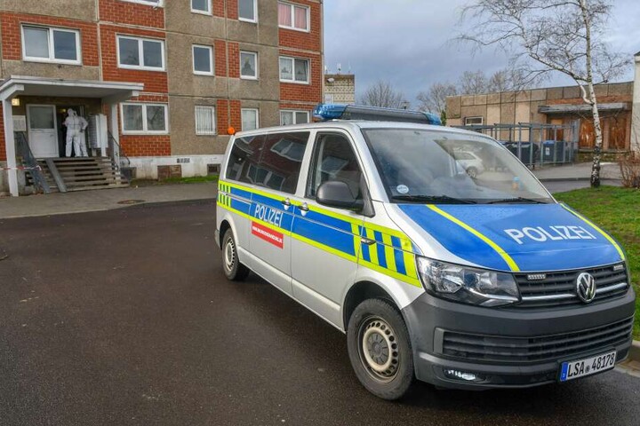 Die Obduktion ergab, dass die Frau erstochen wurde.