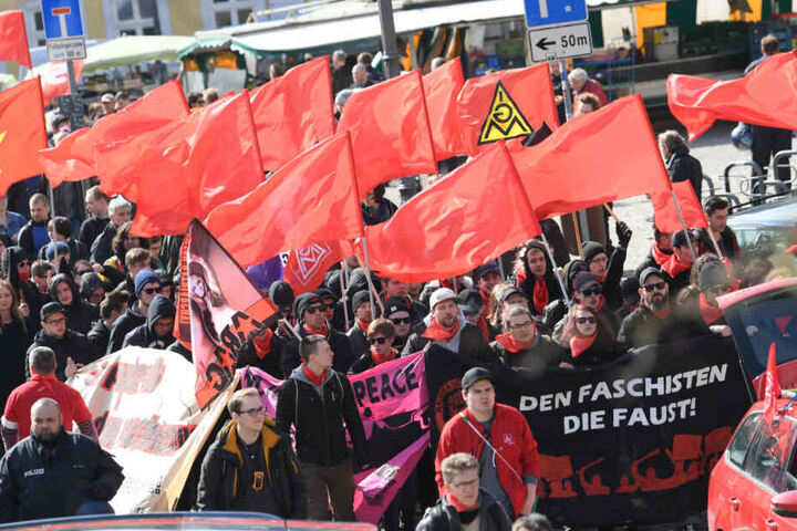 Ein Demonstrationszug zieht im März 2019 durch die Wetzlarer Innenstadt.