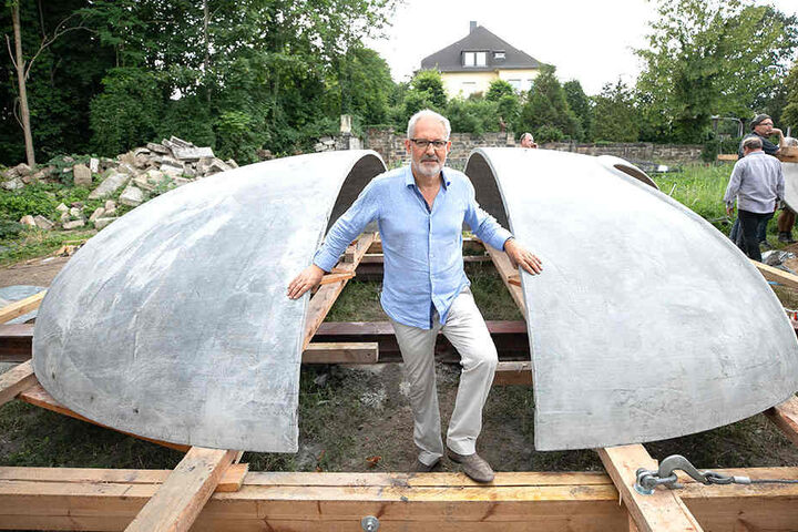 Der Dresdner Architekt Gerd Priebe (59) baut einen Pavillon und eine Villa aus umweltschonenden Carbonbeton.