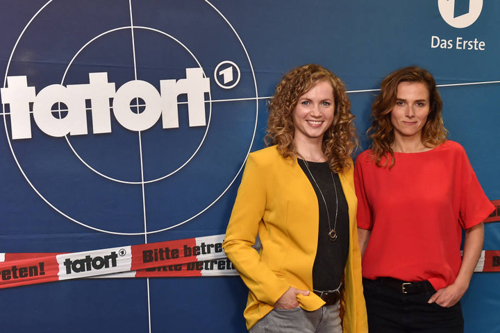 Cornelia Gröschel (30, l.) bekam als Kind ihre erste Rolle im MDR, ab sofort ermittelt sie im einzigen Tatort-Frauenduo mit Karin Hanczewski (36).