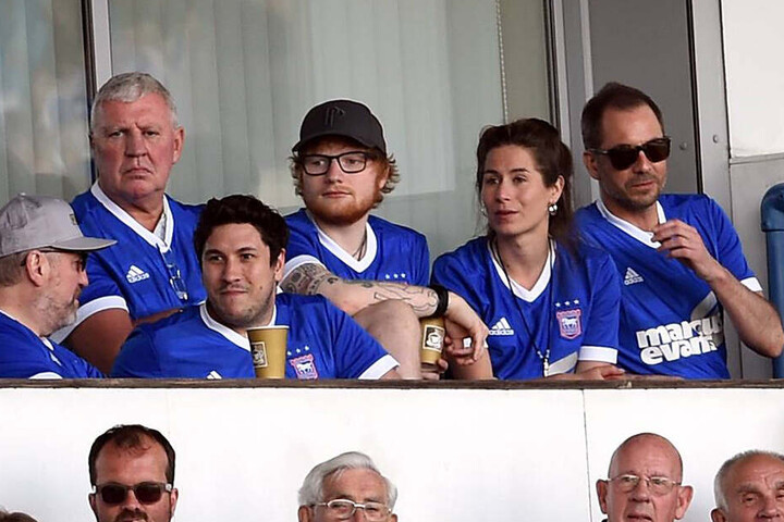 Ed Sheeran und seine Frau Cherry Seaborn. Eines der wenigen öffentlichen Aufnahmen der beiden. Hier beim gemeinsamen Besuch eines Sport-Events.