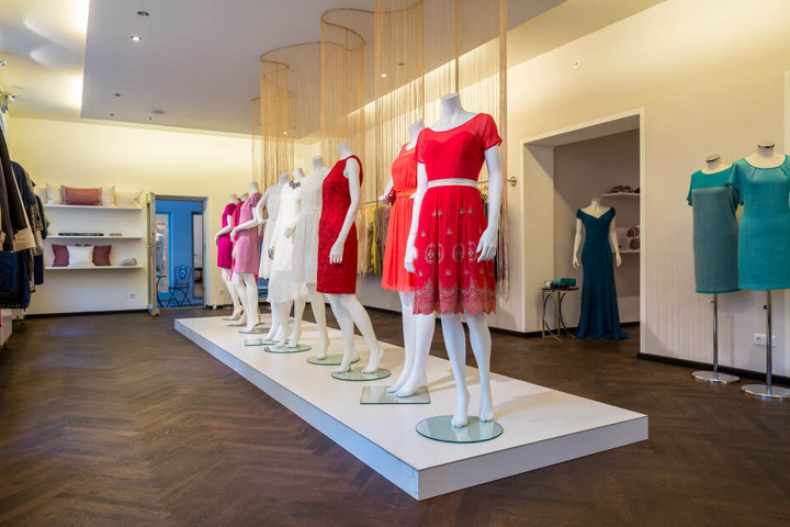 Auch schicke Couture-Kleider sind für die Textima kein Problem.