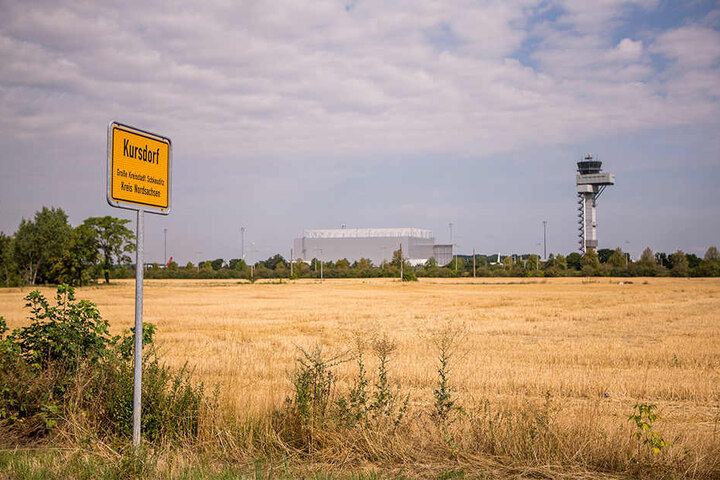 Hier im "Geisterdorf" Kursdorf nahe des Leipziger Flughafens steigt das Festival.