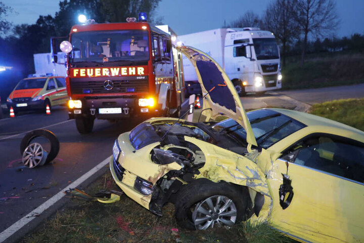 Bei einem Frontal-Crash am Donnerstagabend wurden zwei Frauen schwer verletzt.