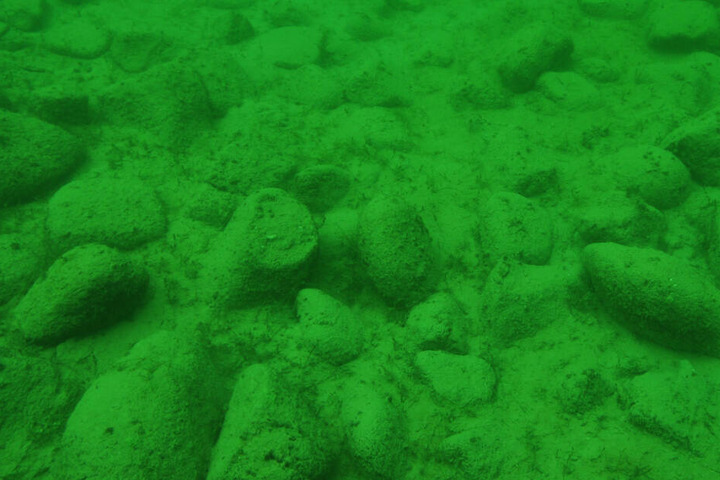 Die auf der Schweizer Seite des Bodensees entdeckten rätselhaften Steinhügel sind von Menschen aufgeschüttet worden. Zu diesem Ergebnis seien Experten gekommen, berichtete der Kanton Thurgau im April 2018. (Archivbild)