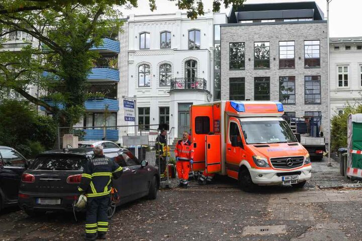 Der Bauarbeiter wurde bei dem Sturz schwer verletzt.