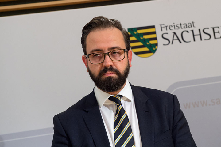 Justizminister Sebastian Gemkow (38, CDU) will bei Bedarf weitere Richter an
die Verwaltungsgerichte schicken.