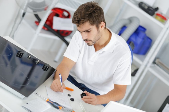 Nervige Abrechnungen, nervige Bürokratie: Die Handwerker stöhnen immer mehr unter Auflagen.