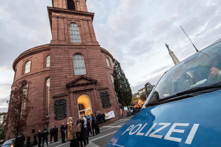 Die Paulskirche wurde am Samstag von "Attac"-Aktivisten besetzt.