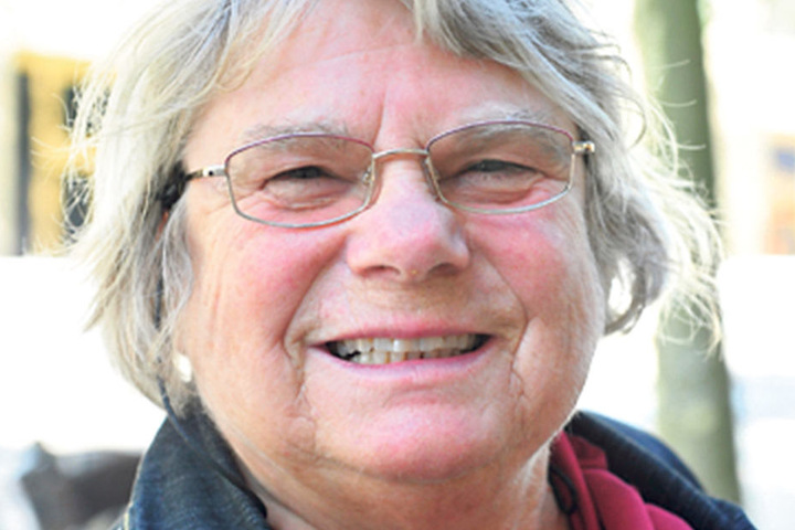 Antje
Müller (75),
Ex-Chemnitzerin,
die als
Rentnerin in
Oldenburg
lebt: „Ich
wähle die
CDU. Die
garantieren
die wirtschaftliche Leistung
Deutschlands. Ich kann keine
andere Partei wählen.“