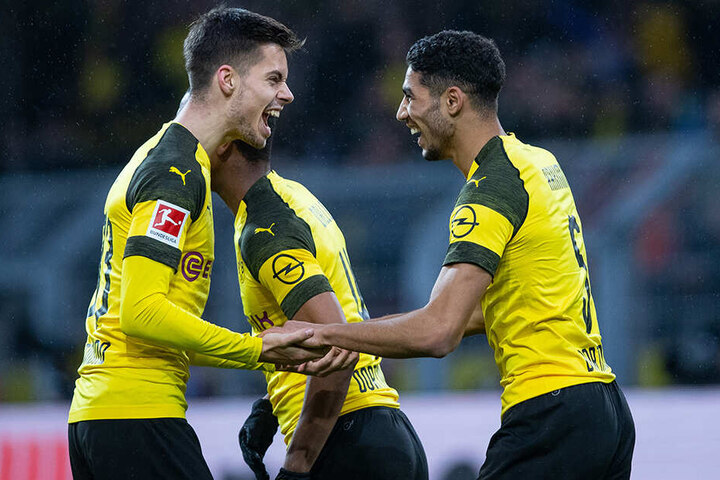 Julian Weigl mit seinem Dortmunder Teamkollegen Achraf Hakimi.