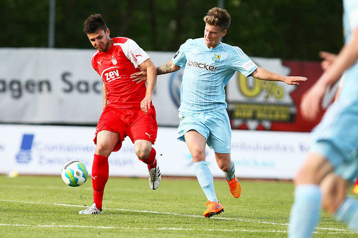 Foto von Finale 2015: Davy Frick (l.) im Zweikampf mit Philip Türpitz, der damals das 2:0 für den CFC erzielte.