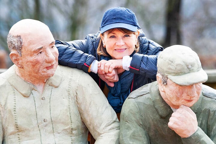 Ihre Kunst hält sie jung: Christel Lechner (71) zeigt ihre beliebten "Alltagsmenschen" ab Samstag in Lichtenwalde.