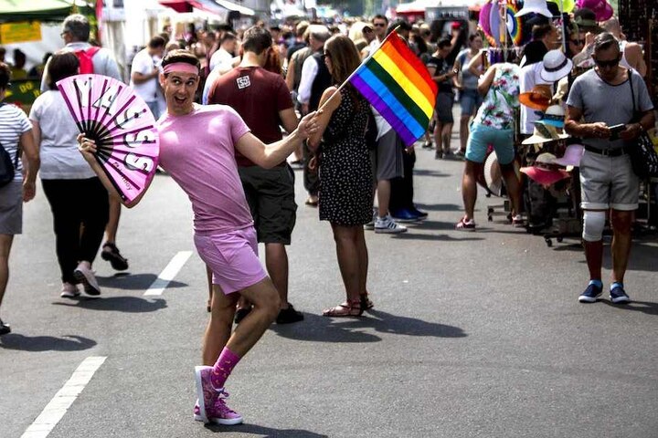 Berlin zwei Tage ganz im Zeichen der Regenbogenfahne.