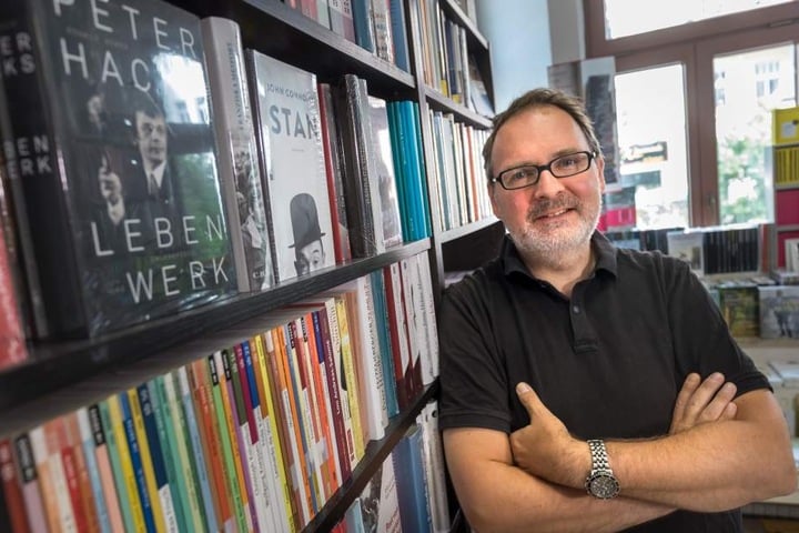 Bücherwelt: Klaus Kowalke (50) ist Inhaber von "Lessing u. Kompanie" auf dem Kaßberg.