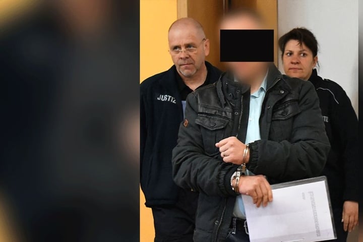 In Handschellen wurde der Angeklagte in den Gerichtssaal gebracht.