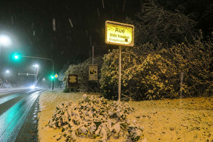 Dichtes Schneetreiben herrschte auch in Aue.