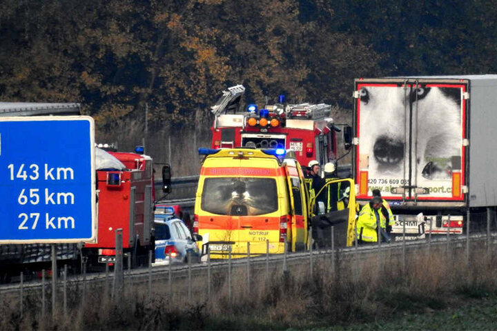 Derzeit ist die A14 bei Naunhof in Richtung Magdeburg noch gesperrt.