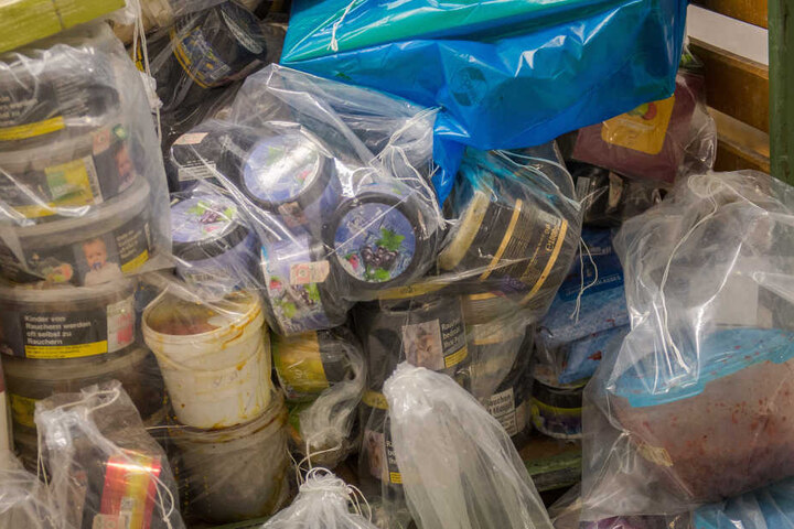 Die Polizei machte einen großen Fund bei der Razzia.