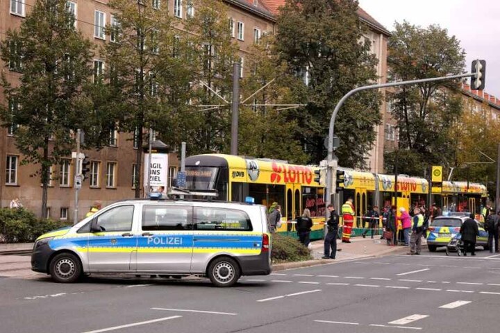 Die Polizei sperrte den Unfallort ab.