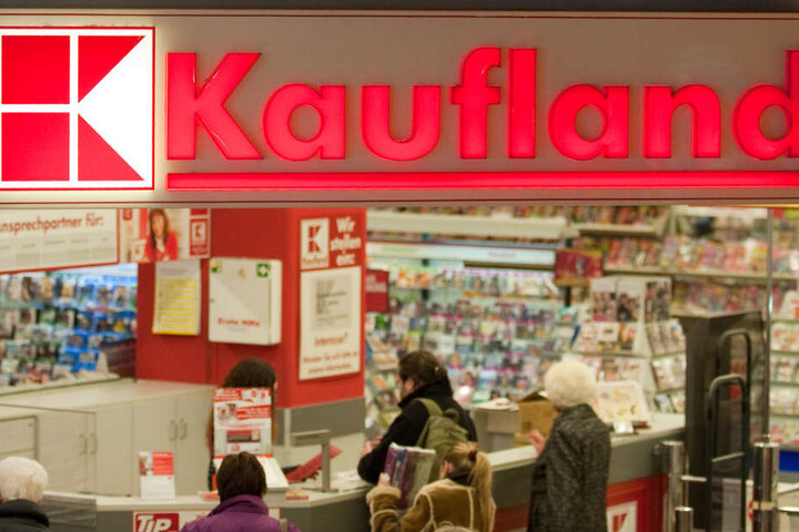Die Supermarktkette hat mehr als 1270 Filialen und beschäftigt rund 140.000 Mitarbeiter in sieben Ländern.