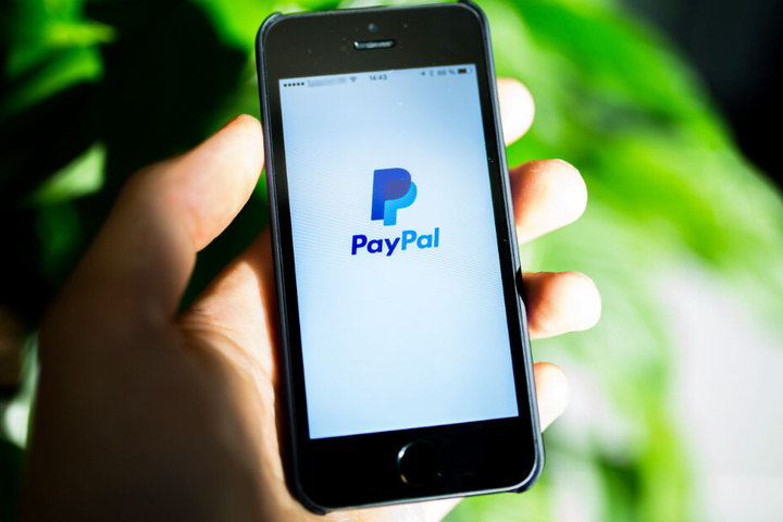Der Rechtsstreit um Gebühren für eine Paypal-Option bei Flixbus geht in die nächste Runde. (Symbolbild)