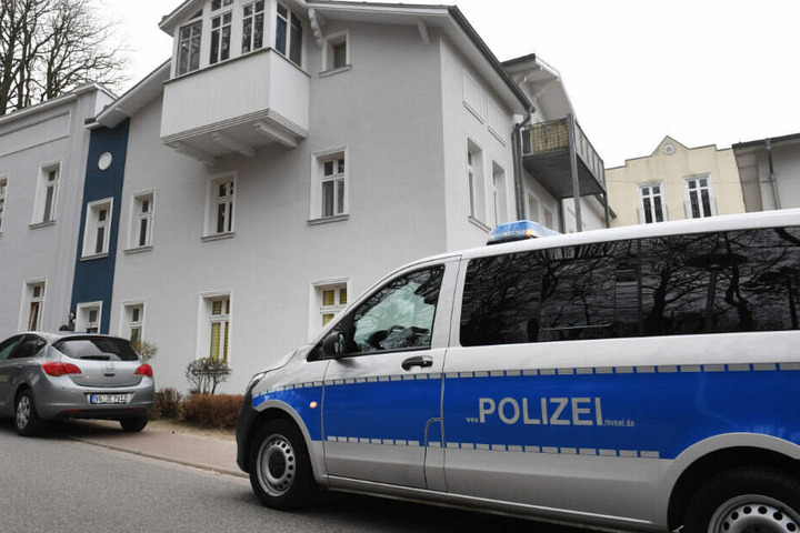 Die Polizei sucht weiter nach den Tatwaffen.