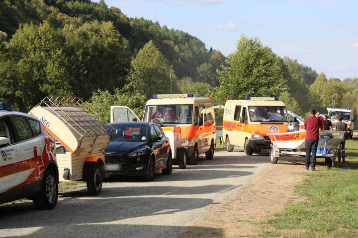 Etwa 100 Einsatzkräfte rückten an.