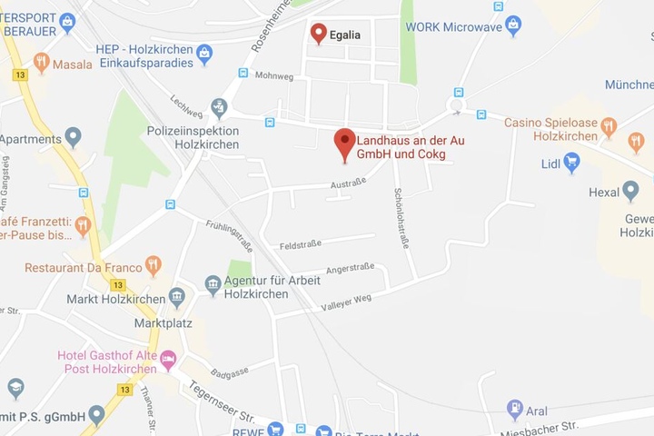 Der Transporter fuhr aus der Einfahrt des Seniorenheims in der Austrage, als der Unfall passierte.