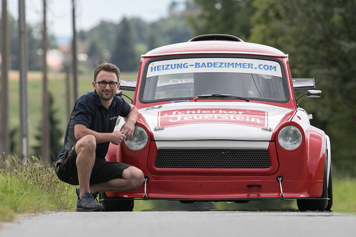 Der Karosseriebauer und lizensierte Rennfahrer Ronny Urland (35) besitzt den schnellsten Trabi der Welt!