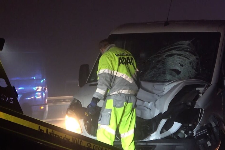 Der 20-Jährige starb noch am Unfallort.