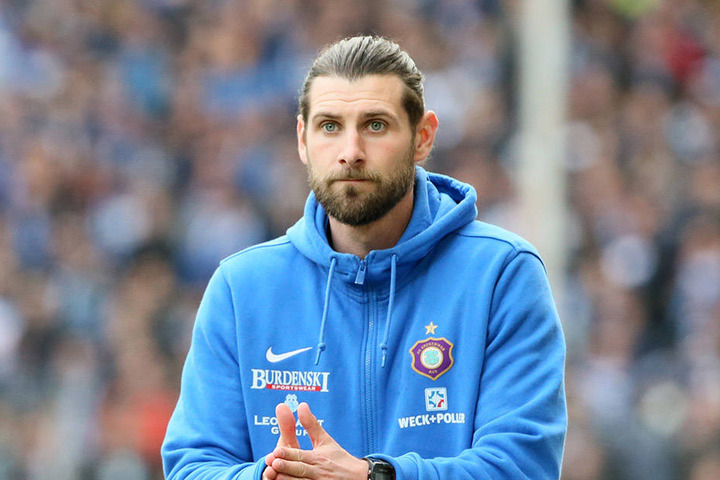 Co-Trainer Robin Lenk: „Entscheidend ist nicht, ob ich alt oder jung bin, sondern welche Qualität ich mitbringe. Den Fußball-Lehrer mit 1,0 abzuschließen, das passiert vielleicht alle 15 Jahre."