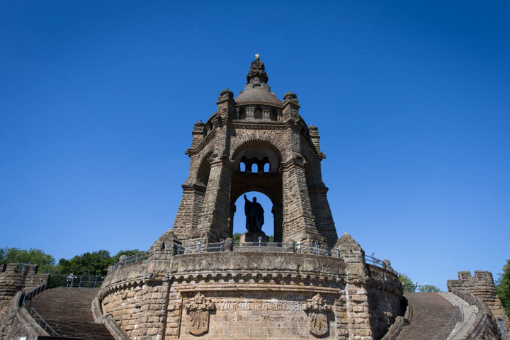 Blick auf die Statue des Kaiser Wilhelm.