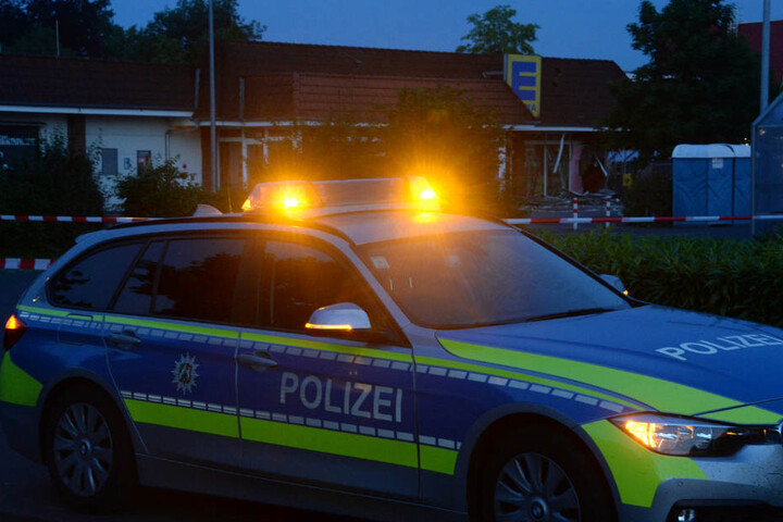 Die Polizei sperrte den Parkplatz ab.