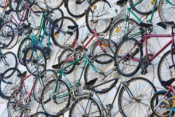 Ob neu oder alt, entsorgen oder reparieren, auf dem Berliner Fahrradmarkt erfüllen sich alle Radler-Träume.
