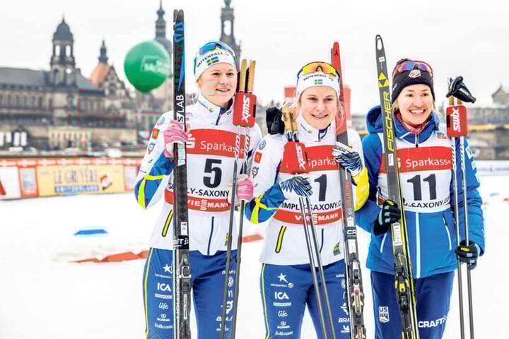 Die Schwedinnen Maja Dahlqvist (v.l.), Hanna Falk und die Amerikanerin Sophie Caldwell machten den Sieg unter sich aus. Am Ende hatte Flak vor ihrer Landmann die Nase vorn.