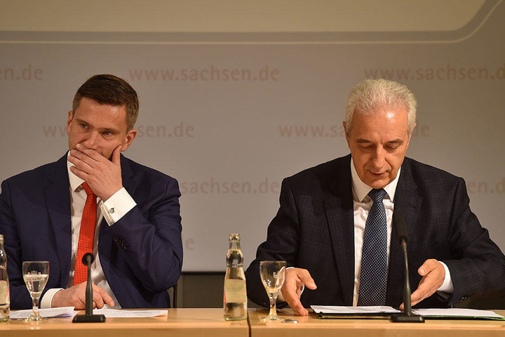 Ab und an kommen sich die Politiker auch mal (thematisch) ins Gehege.