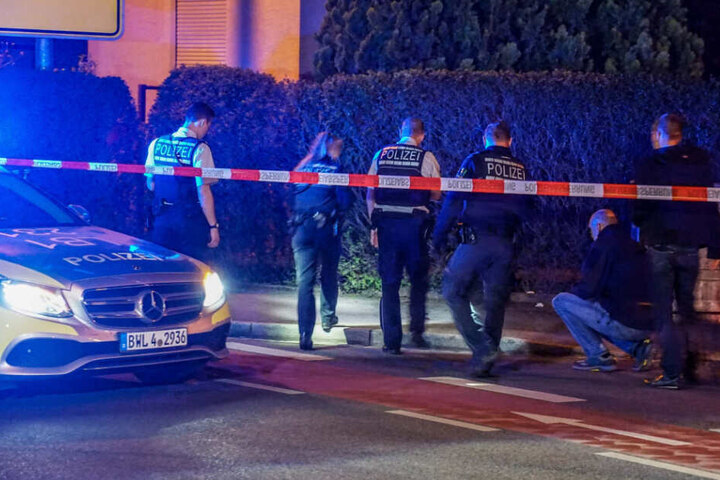 Beamte vor Ort. Die Ermittlungen dauern an.