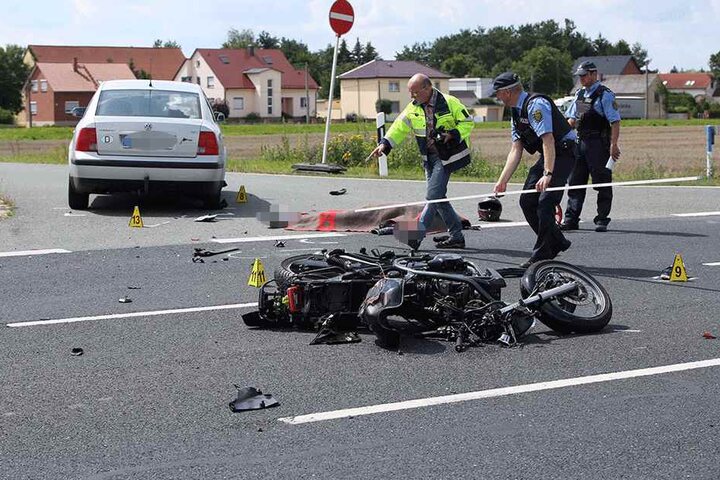 Für den Motorradfahrer kam jede Hilfe zu spät.