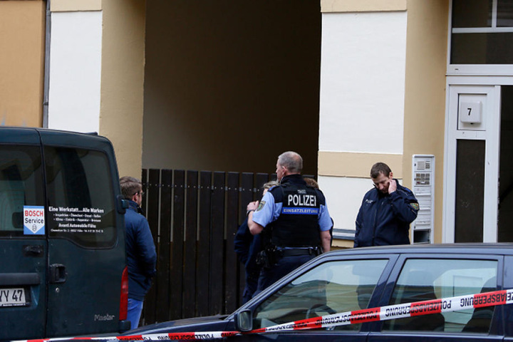 Wurde die Frau getötet? Die Polizei ermittelt.