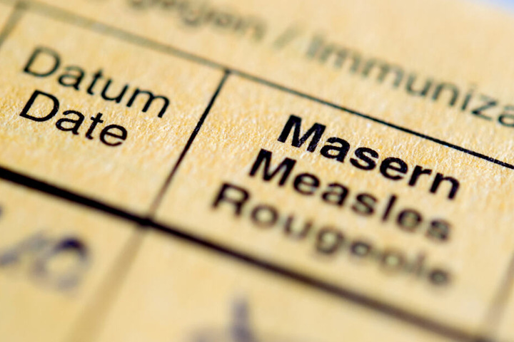Ein Impfpass: Gegen Masern wird man nicht nur einmal, sonder zweimal geimpft.