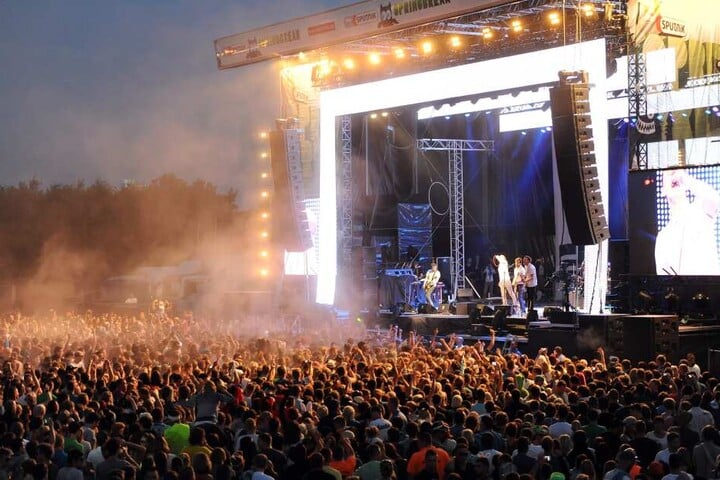 Der 18-Jährige war in der Nacht zu Donnerstag auf dem Festivalgelände verstorben. (Archivbild)