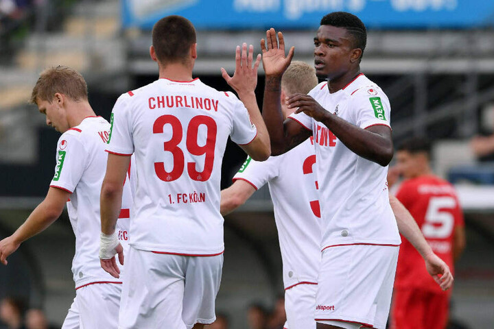 Jhon Cordoba (r.) erzielte in acht Minuten drei Tore.