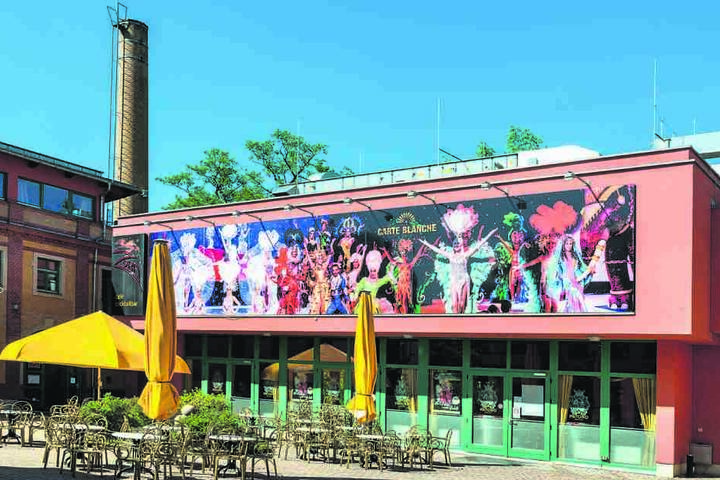 Geschlagert wird bis Silvester im Hotel-Restaurant, links neben Zoras Bar.