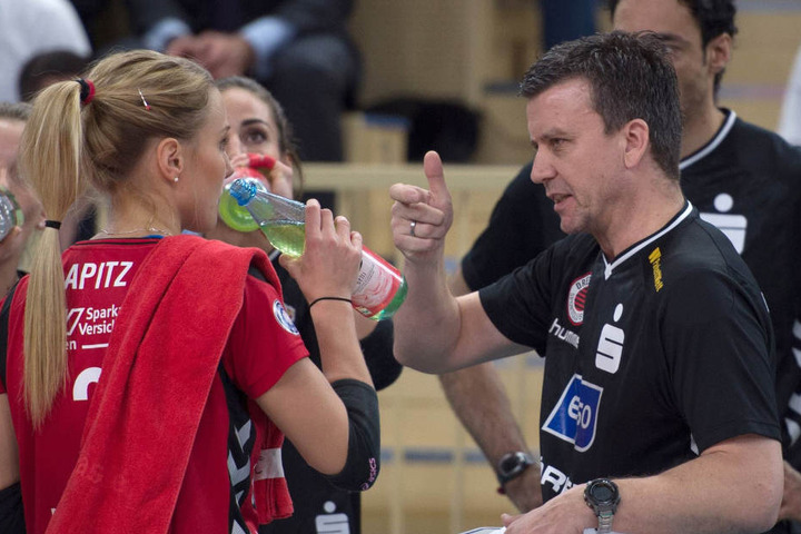 Trainer Alexander Waibl im Gespräch mit Mareen Apitz.