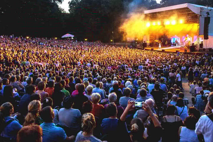 Am 2. September steht der Kino-Schnuckel mit seinem Album auf der Freilichtbühne in der Jungen Garde.